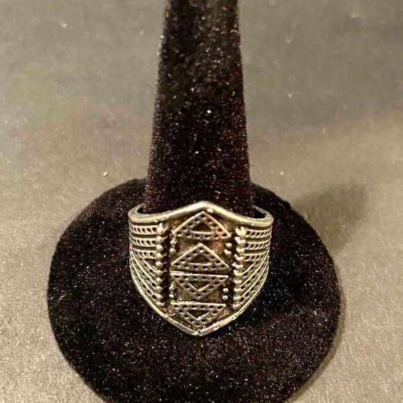 New Boho Fashion Ring Amazing Faux SilverTone Sz 8 - Picture 4 of 9